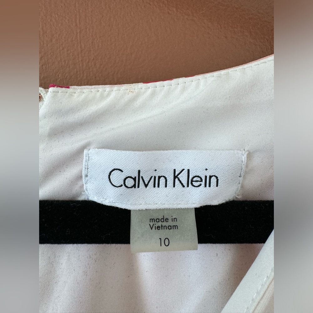 Calvin Klein Floral Dress (never worn) - Picture 4 of 4